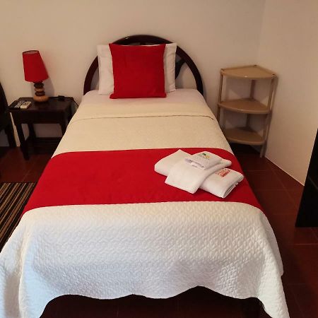 Hostal La Isla Del Descanso Puerto Villamil Kültér fotó