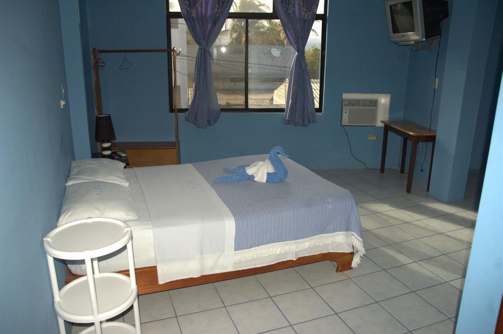 Hostal La Isla Del Descanso Puerto Villamil Kültér fotó