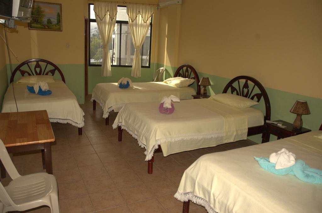 Hostal La Isla Del Descanso Puerto Villamil Kültér fotó