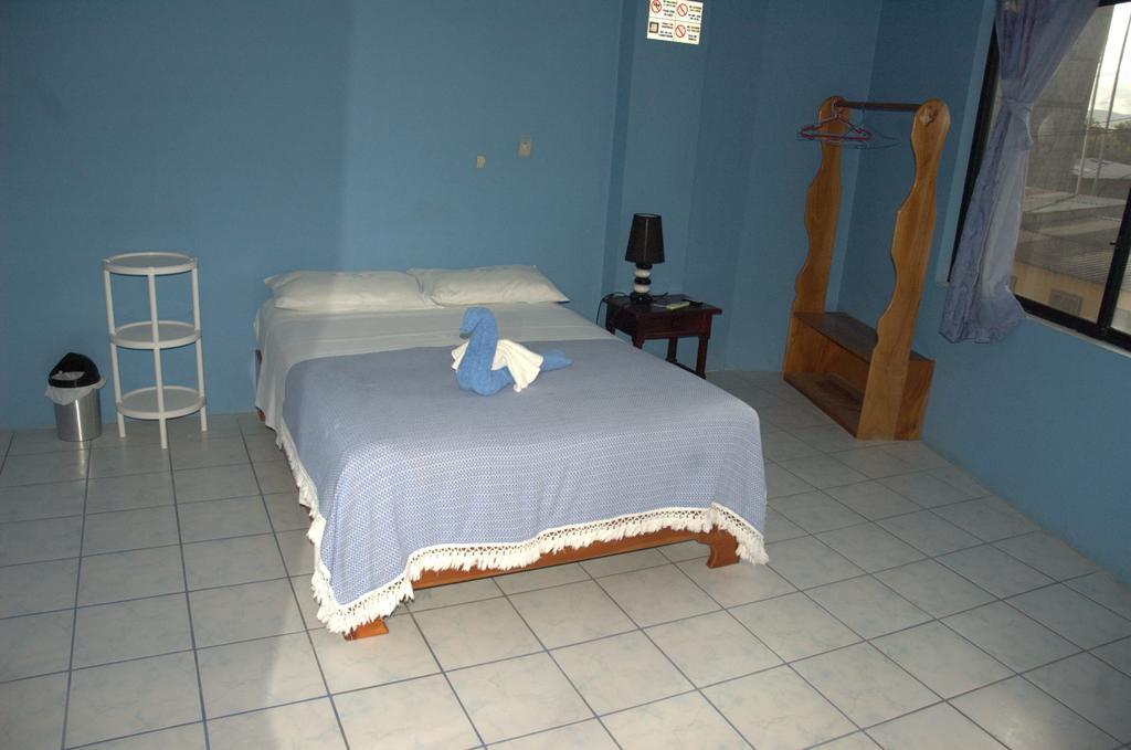 Hostal La Isla Del Descanso Puerto Villamil Kültér fotó