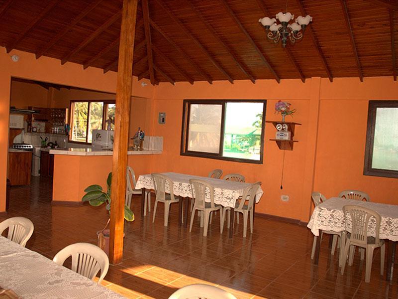 Hostal La Isla Del Descanso Puerto Villamil Kültér fotó
