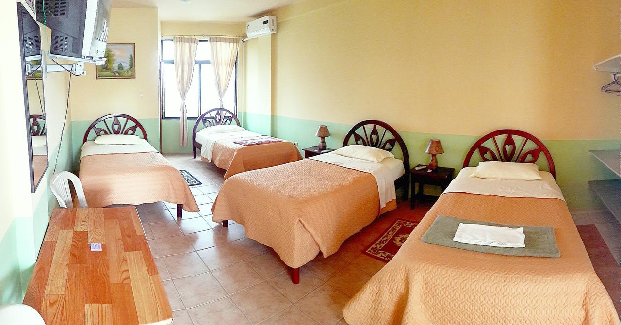 Hostal La Isla Del Descanso Puerto Villamil Kültér fotó