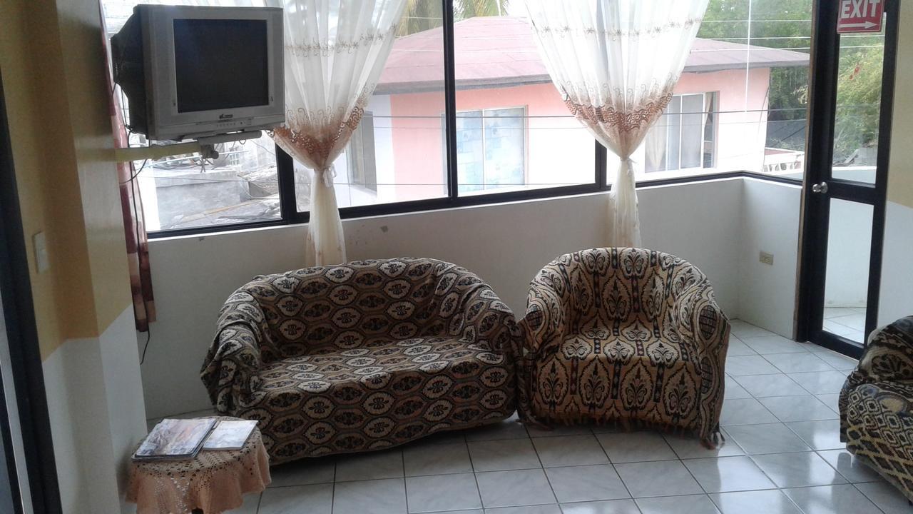 Hostal La Isla Del Descanso Puerto Villamil Kültér fotó