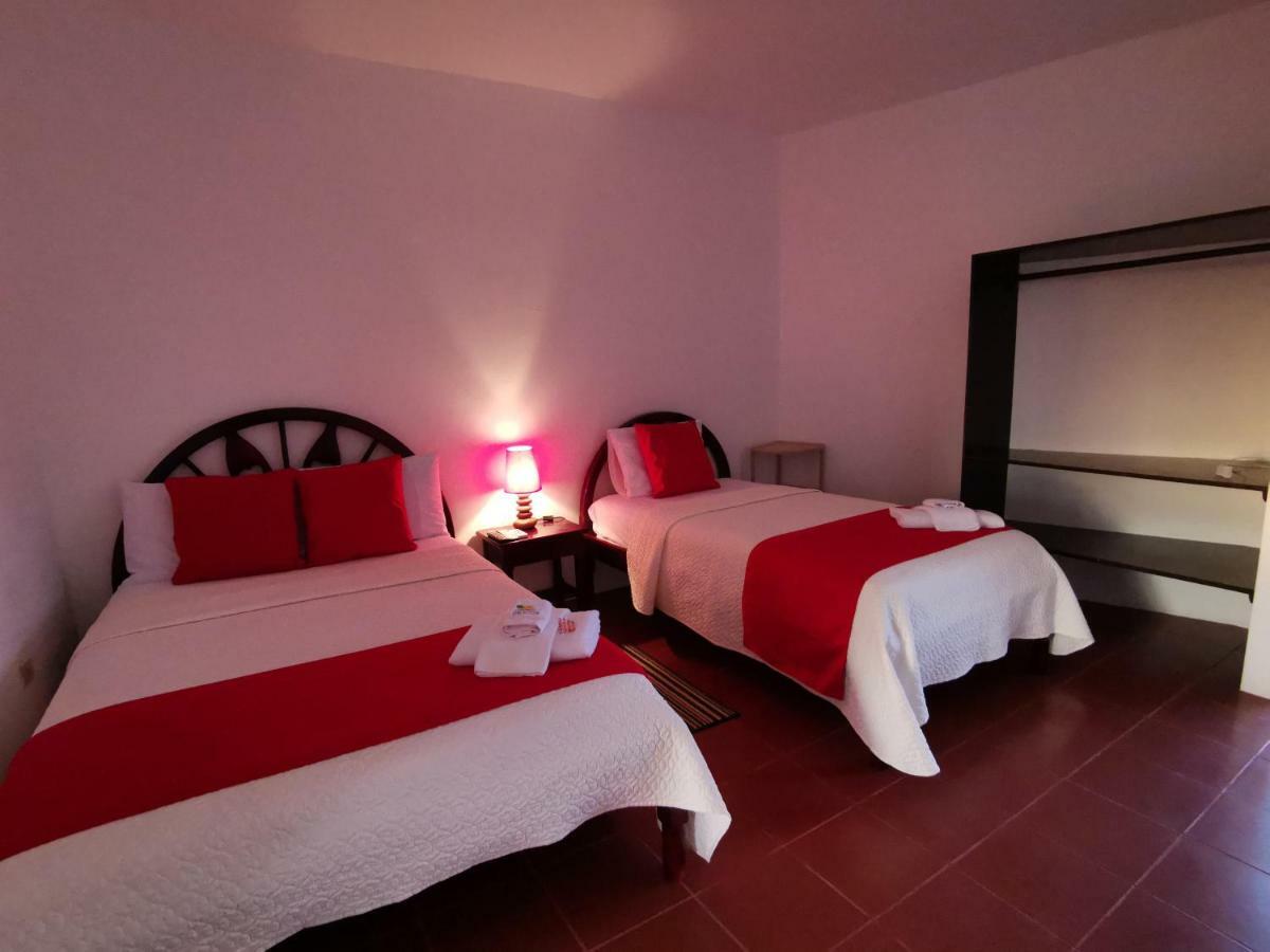 Hostal La Isla Del Descanso Puerto Villamil Kültér fotó