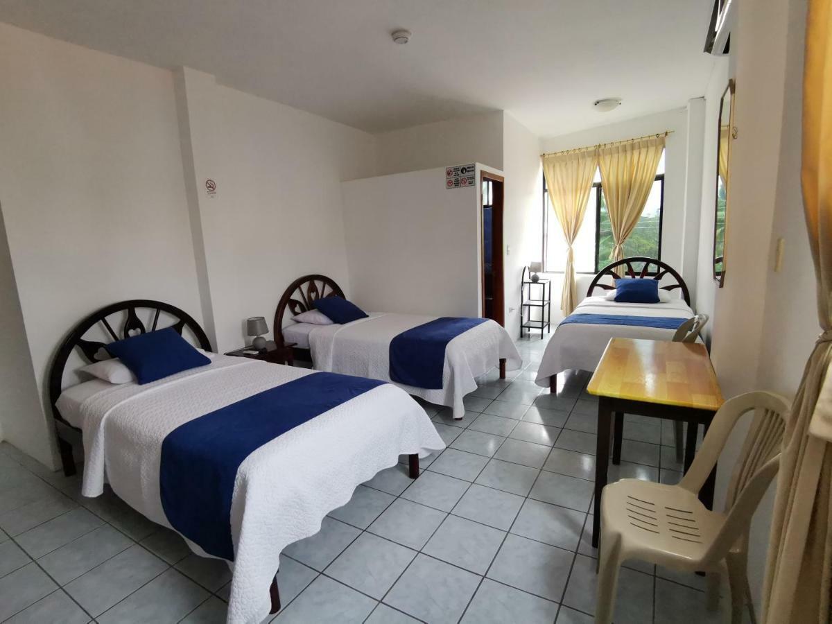 Hostal La Isla Del Descanso Puerto Villamil Kültér fotó
