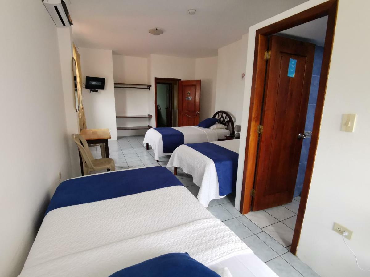 Hostal La Isla Del Descanso Puerto Villamil Kültér fotó