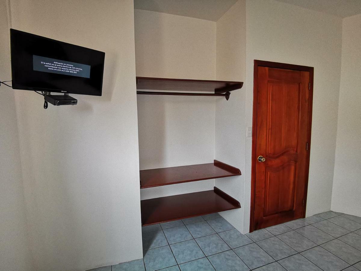 Hostal La Isla Del Descanso Puerto Villamil Kültér fotó