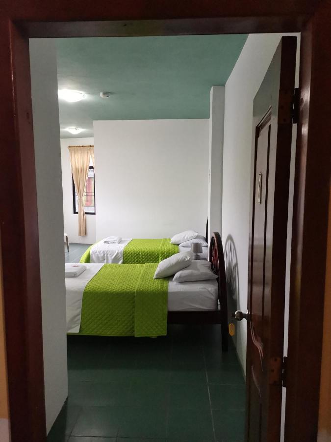 Hostal La Isla Del Descanso Puerto Villamil Kültér fotó